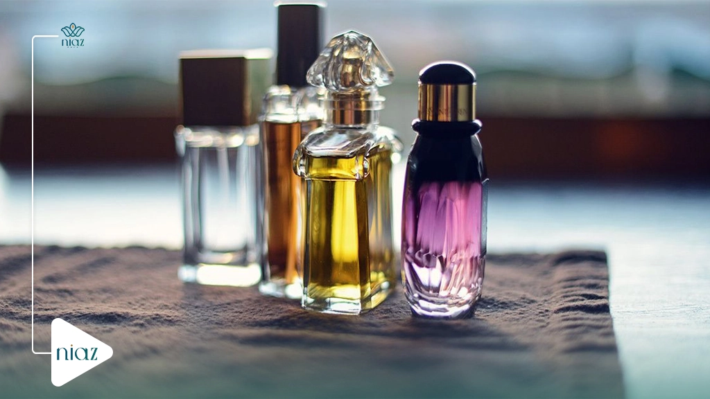 چه ماده ای باعث ماندگاری عطر می‌شود؟